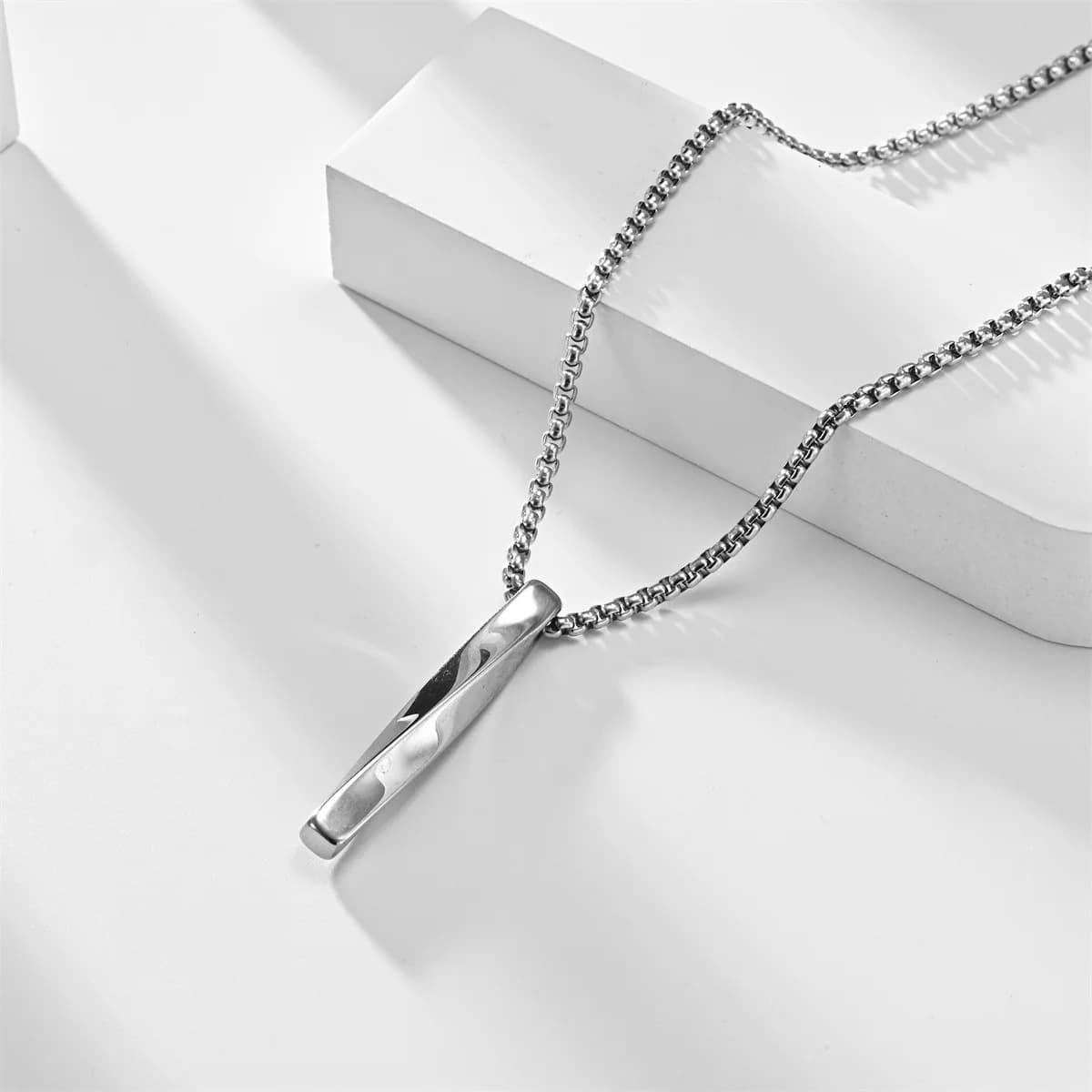 メンズアクセサリー 捻りバーペンダント ネックレス