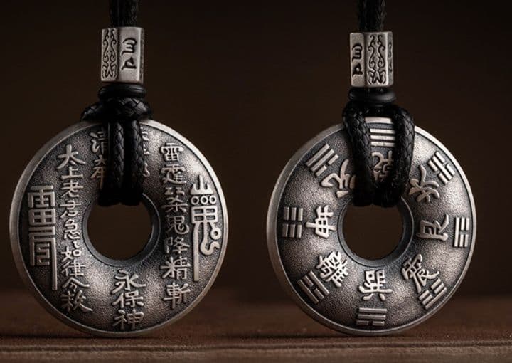 メンズアクセサリー ネックレス 古銭彫刻の円形ペンダント