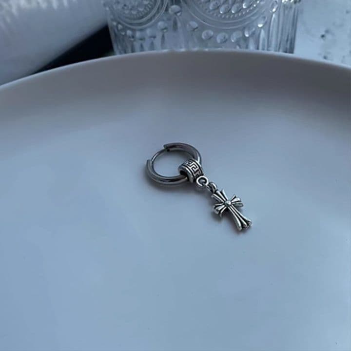 メンズアクセサリー ピアス 神秘の十字架フープピアス