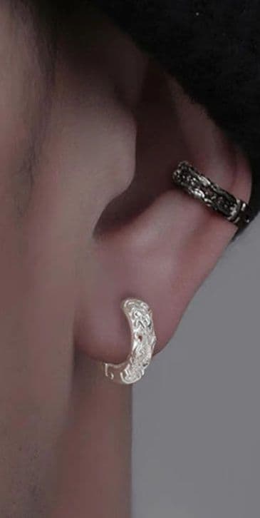 メンズアクセサリー イヤーカフ 魅惑の唐草模様耳飾りリング