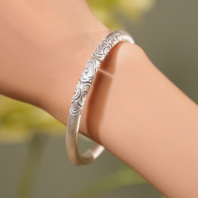 メンズアクセサリー バングル 彫刻職人技のバングル