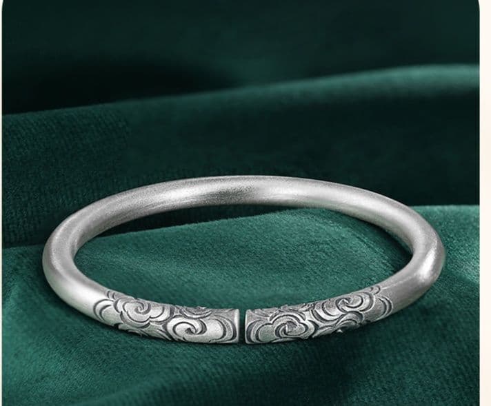 メンズアクセサリー バングル 彫刻職人技のバングル