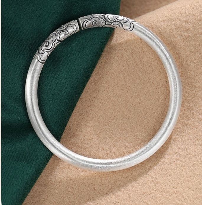 メンズアクセサリー バングル 彫刻職人技のバングル