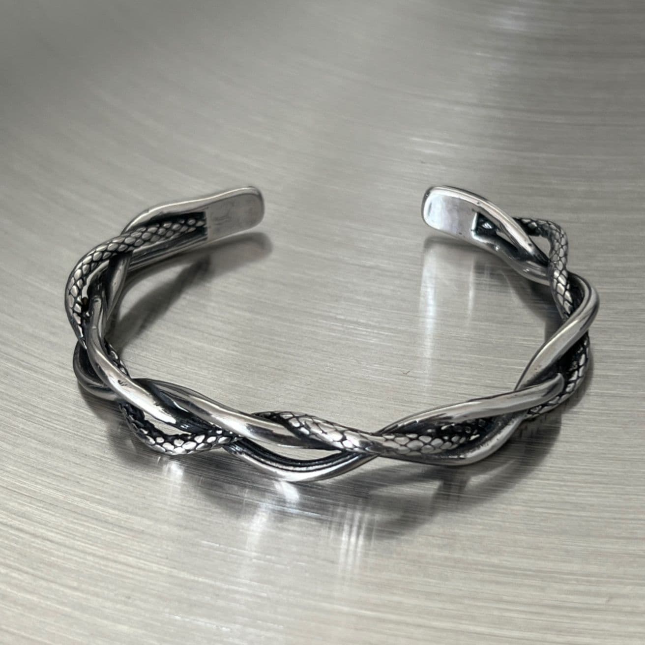 メンズアクセサリー バングル 編み込みのしなやかバングル