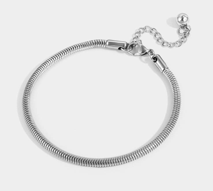 メンズアクセサリー バングル 蛇骨のようなねじれバングル