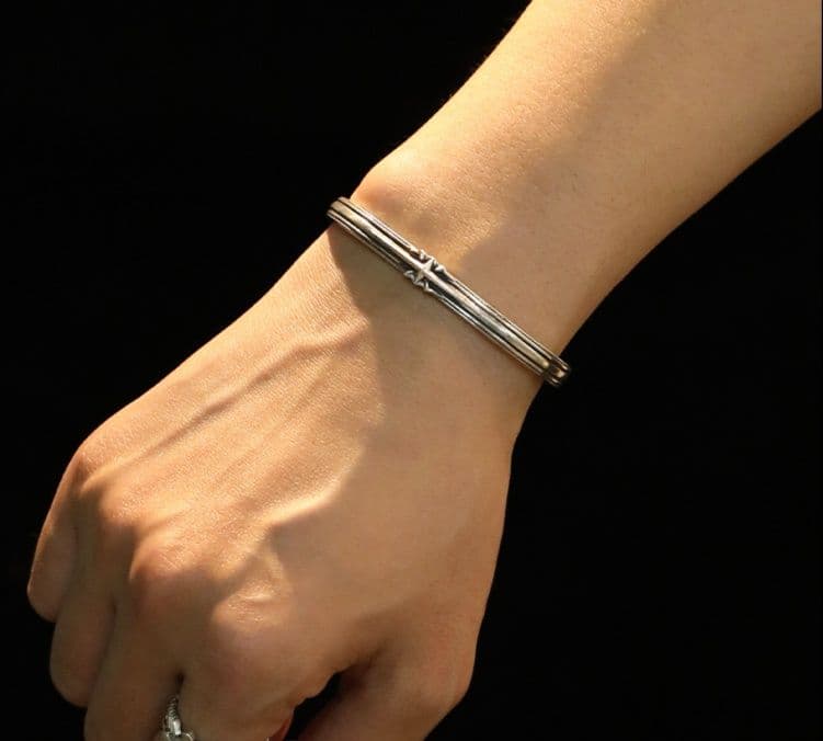 メンズアクセサリー バングル 星芒交差 職人技シンプルバングル