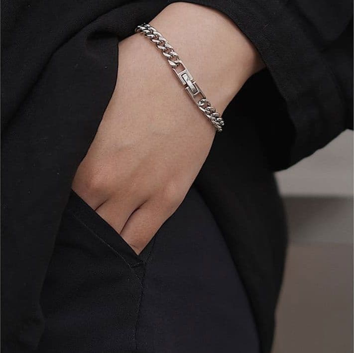 メンズアクセサリー 洗練された喜びの鎖