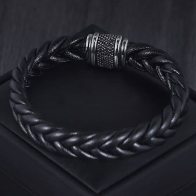 メンズアクセサリー 匠の技 編み込み革紐ブレスレット