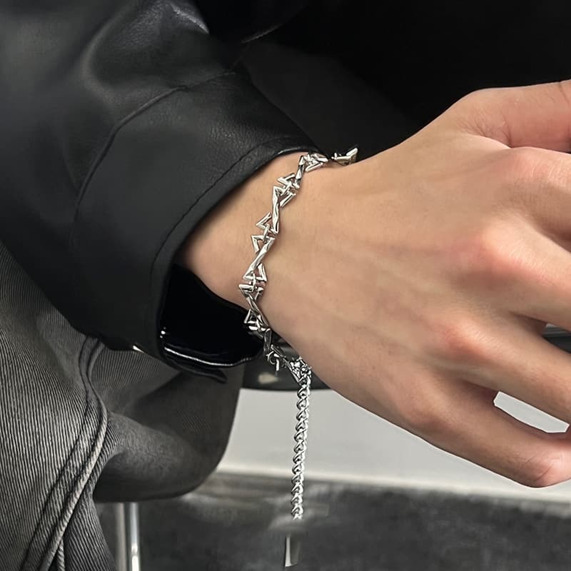 メンズアクセサリー ブレスレット 幾何学模様の三角チェーンブレスレット