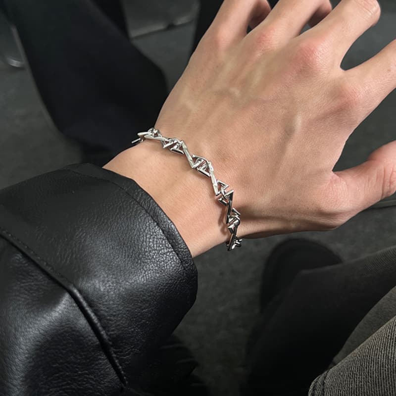 メンズアクセサリー ブレスレット 幾何学模様の三角チェーンブレスレット