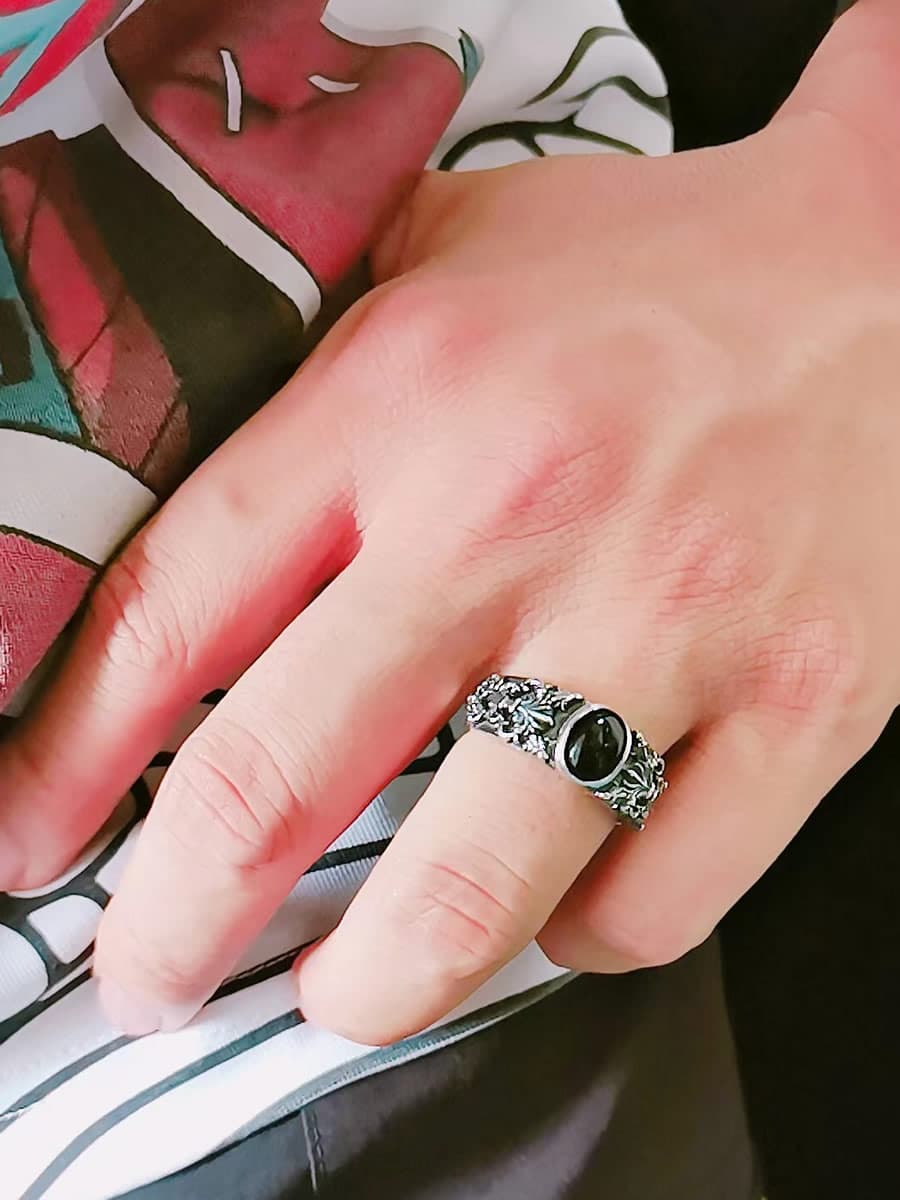 メンズアクセサリー 指輪 花蔓の紋章石飾りリング
