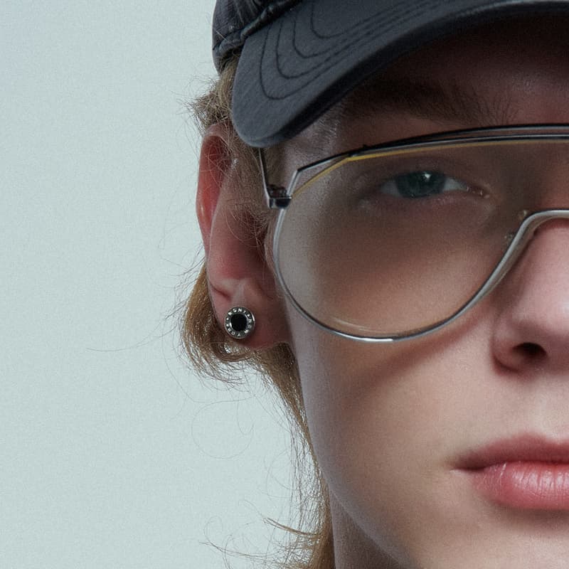 メンズアクセサリー ピアス 円形浮彫デザインスタッドピアス