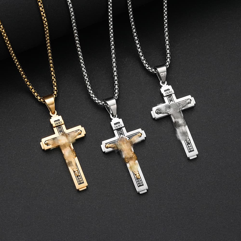 メンズアクセサリー 神聖な十字架 彫刻ペンダント