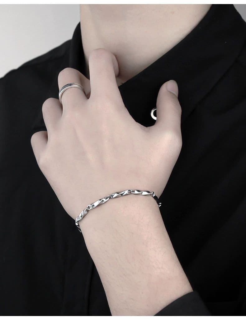メンズアクセサリー ねじれデザイン 細身ブレスレット