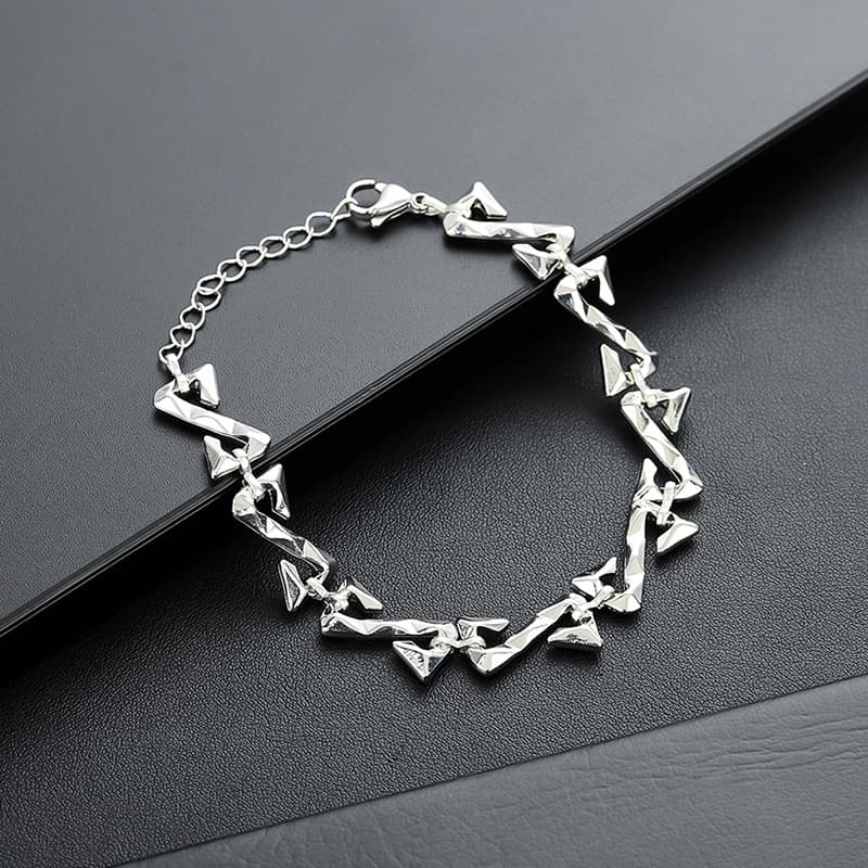 メンズアクセサリー ブレスレット 幾何学模様の三角チェーンブレスレット