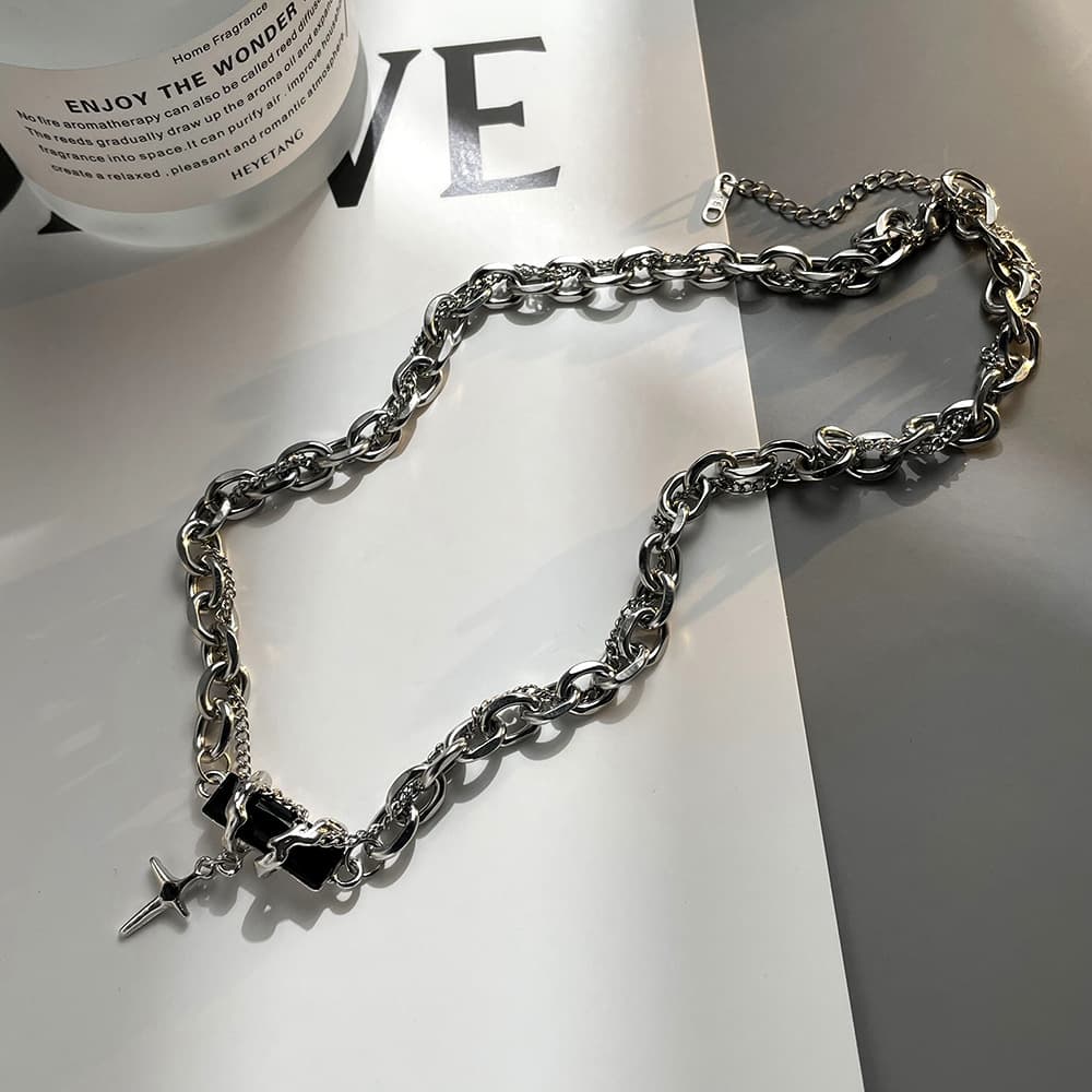 メンズアクセサリー ネックレス 十字架が揺れる鎖編みネックレス