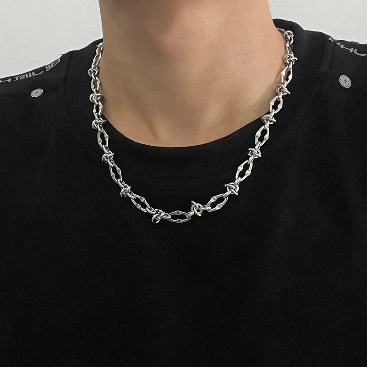 メンズアクセサリー ツイストオーバル変形チェーンネックレス