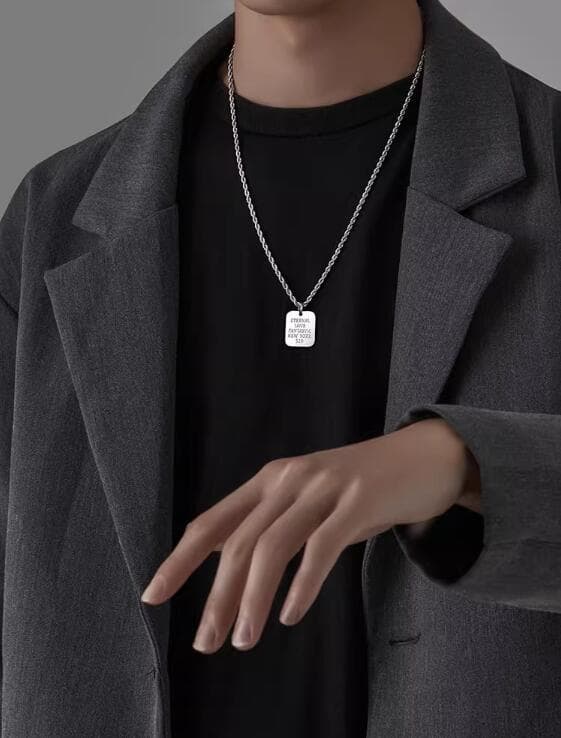メンズアクセサリー 男性用シルバーチェーンネックレス文字刻印プレート付き