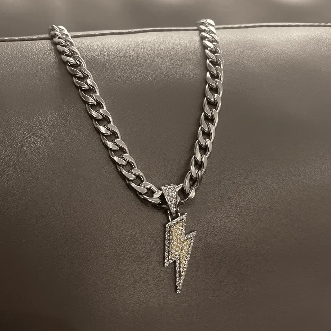 メンズアクセサリー ネックレス 稲妻輝石喜悦のペンダント