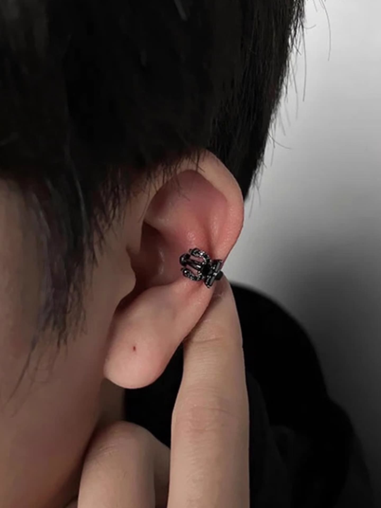 メンズアクセサリー 王冠モチーフ 贅沢宝石イヤーカフ