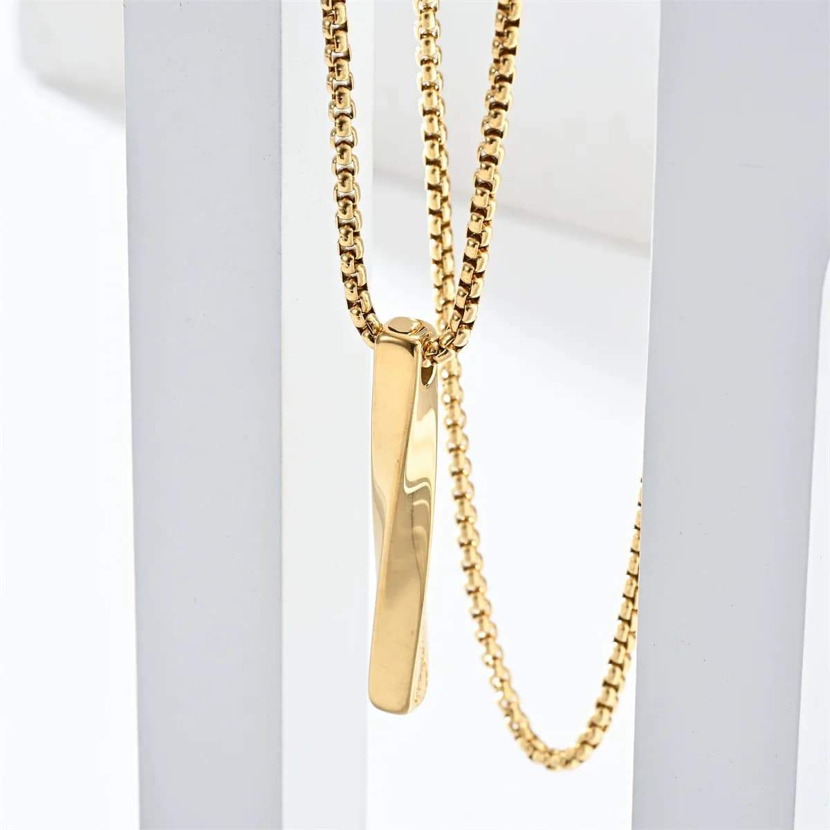 メンズアクセサリー 捻りバーペンダント ネックレス