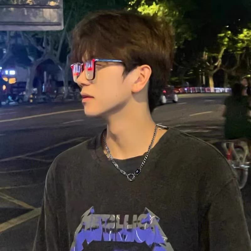 メンズアクセサリー 非対称鎖模様の洗練ネックレス