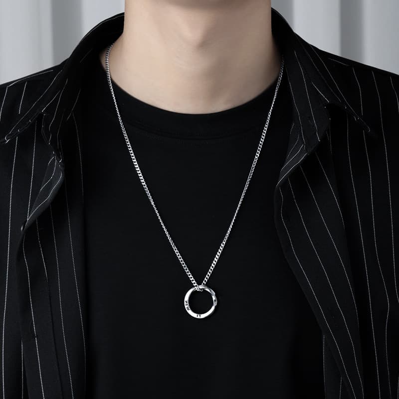 メンズアクセサリー ネックレス ねじれリングペンダント