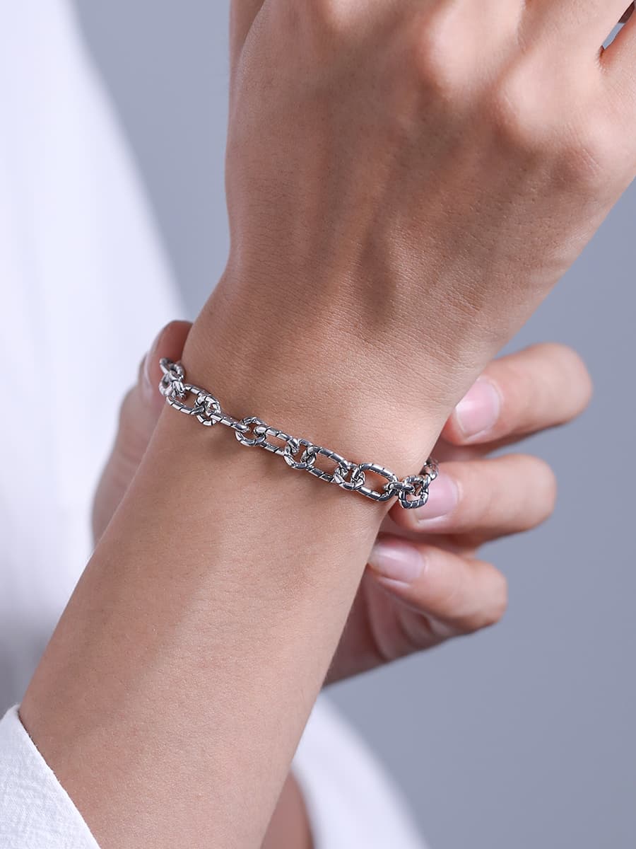 メンズアクセサリー ブレスレット  洗練された鎖模様のブレスレット