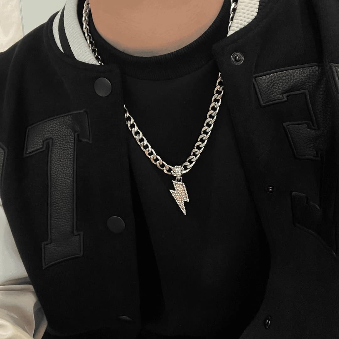 メンズアクセサリー ネックレス 稲妻輝石喜悦のペンダント