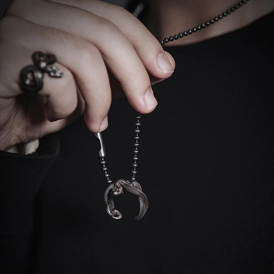 メンズアクセサリー 指輪 神秘の蛇リング