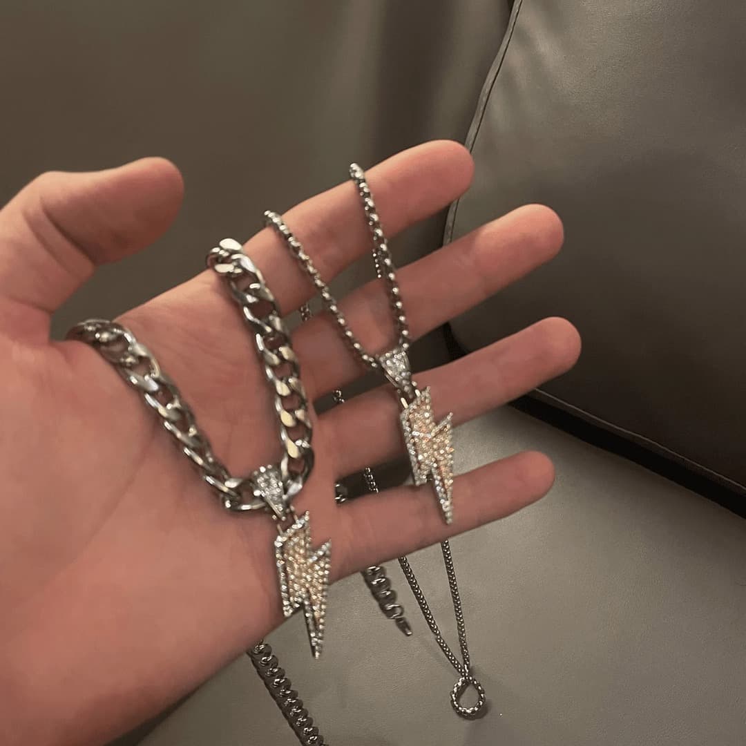 メンズアクセサリー ネックレス 稲妻輝石喜悦のペンダント