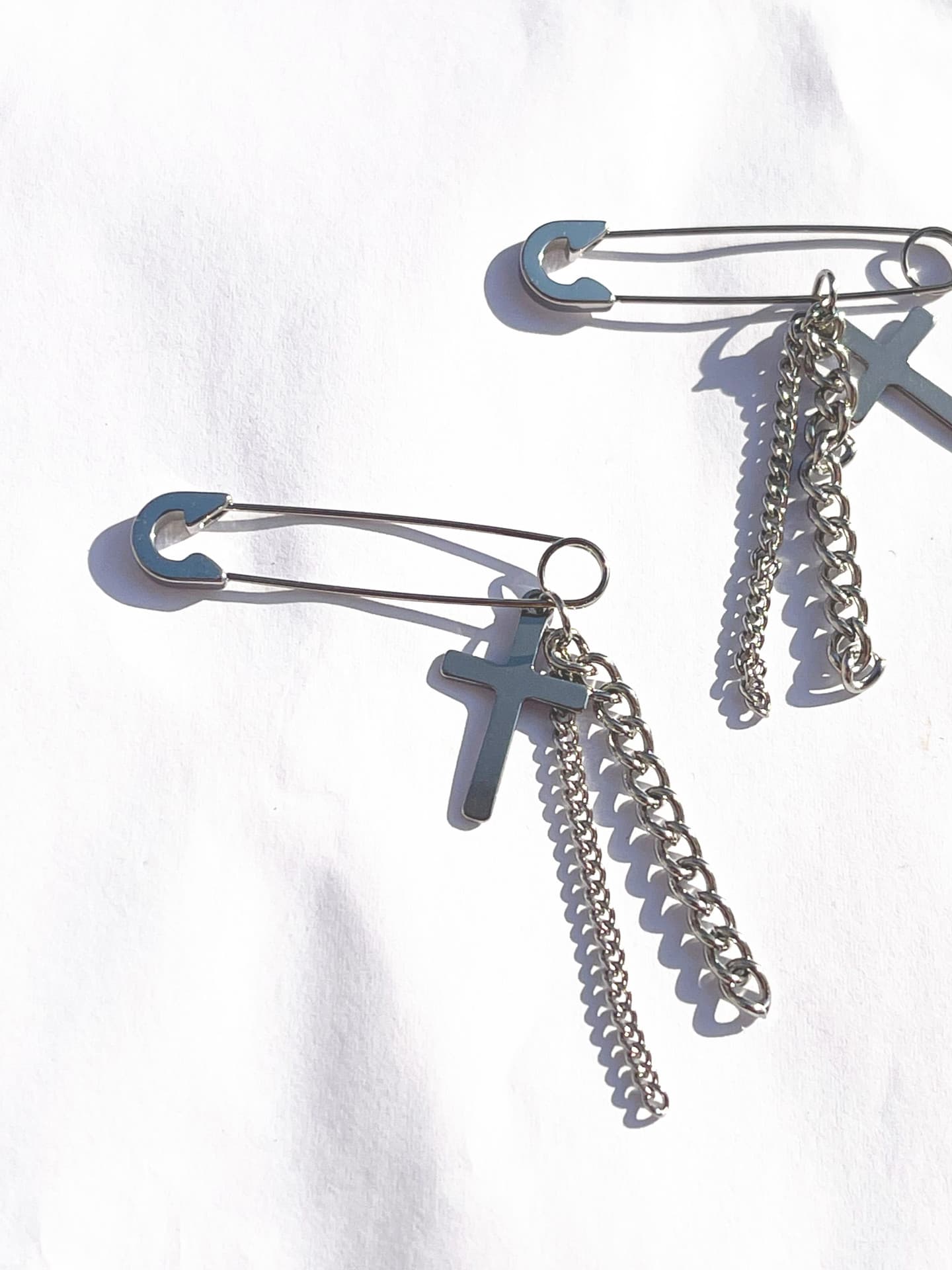 メンズアクセサリー 男性用十字架チェーン安全ピン型ピアス