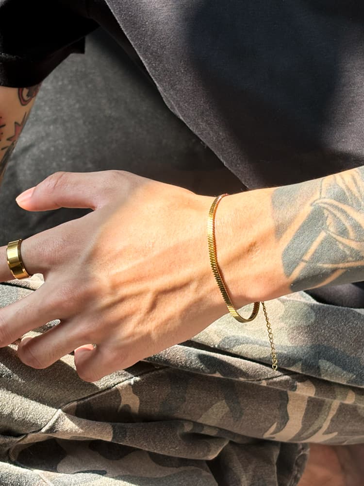 メンズアクセサリー 男性用極細金色チェーンブレスレット上品仕上げ