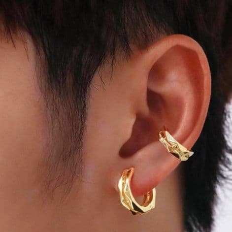 メンズアクセサリー イヤーカフ 波紋デザイン耳元の彫刻美