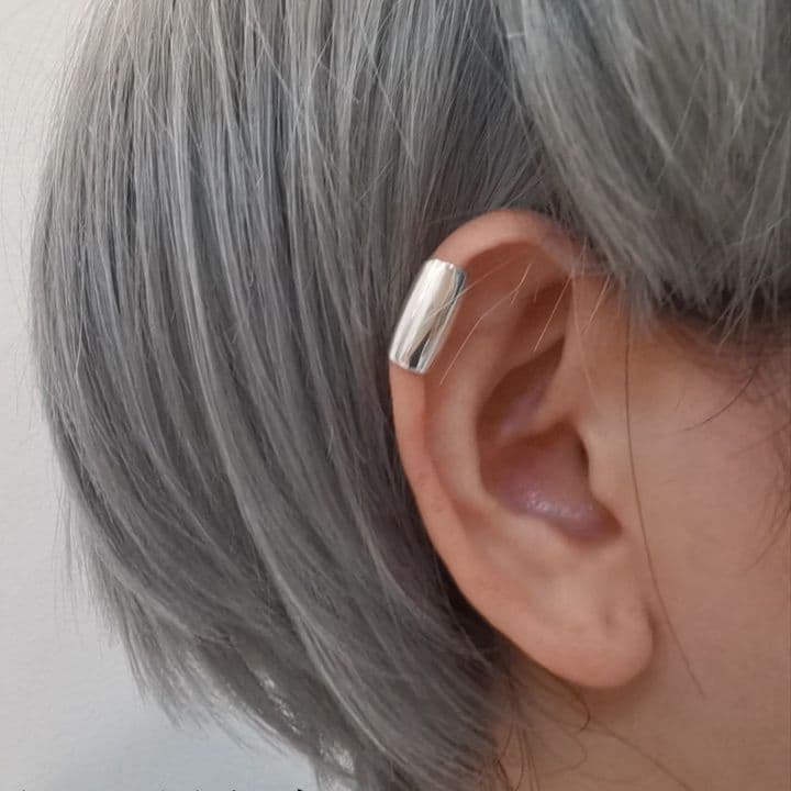 メンズアクセサリー イヤーカフ 艶やかなシンプル耳上飾り