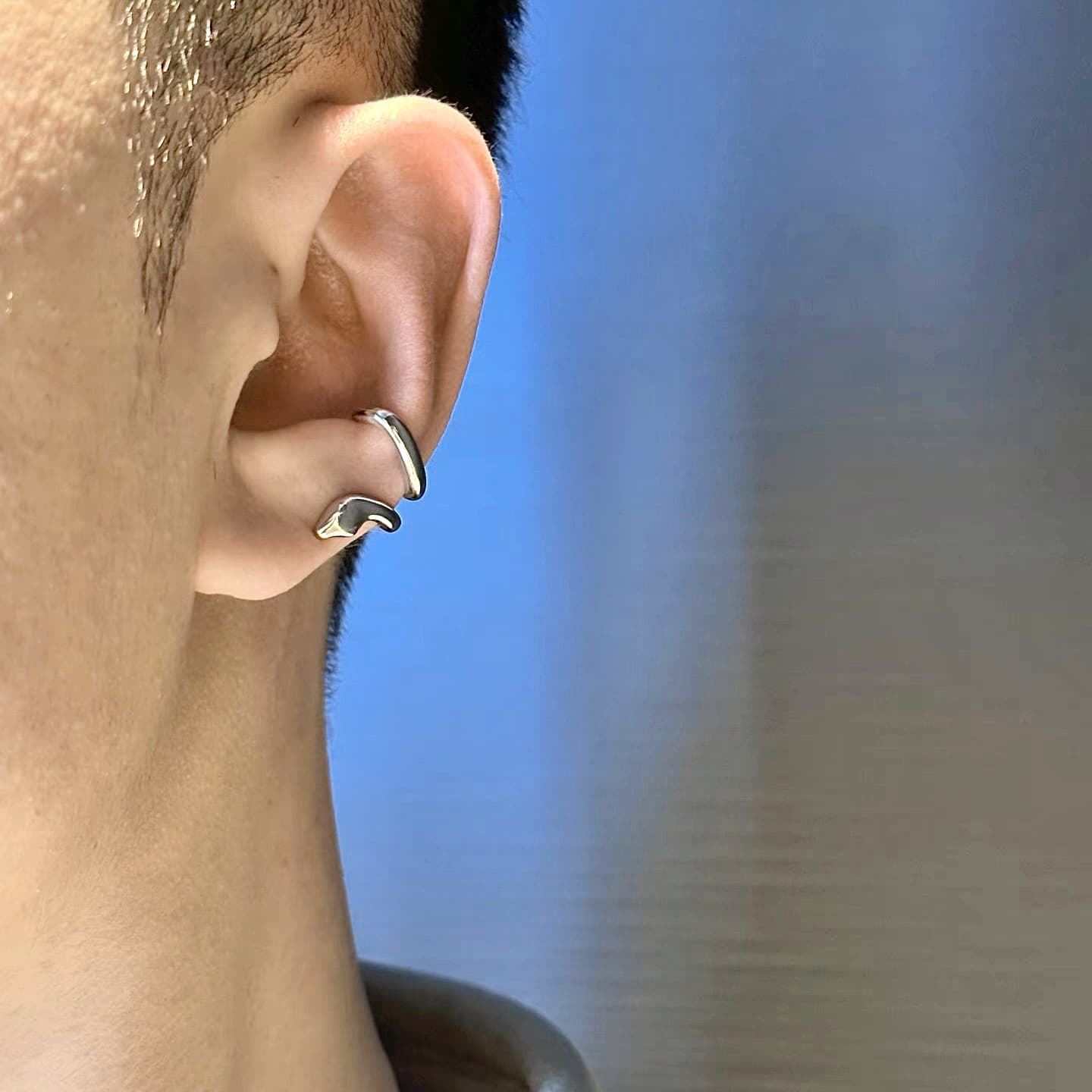 メンズアクセサリー イヤーカフ 耳元のこだわり流線型デザインイヤーカフ